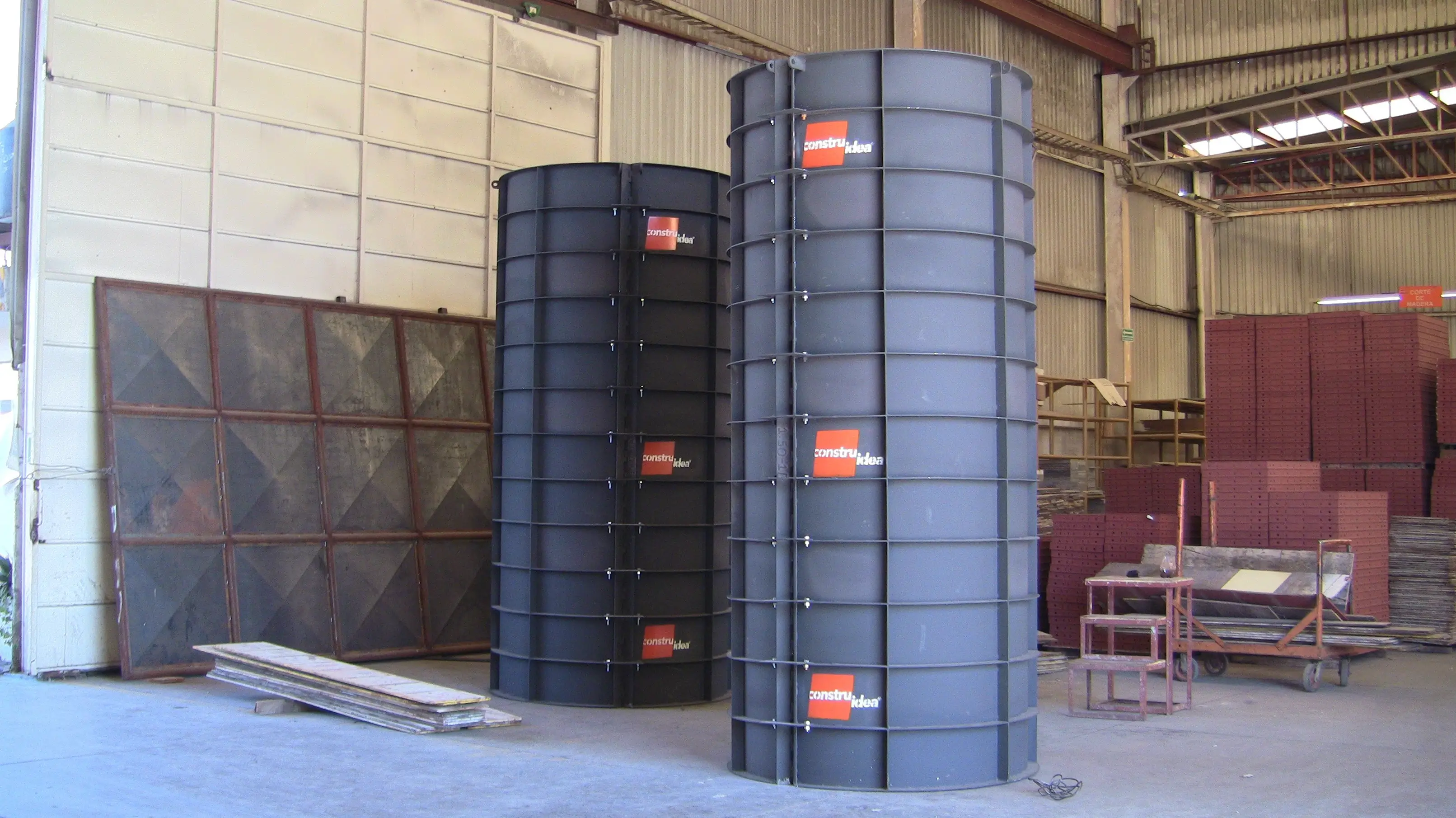 Columna circular con sistema de encofrado