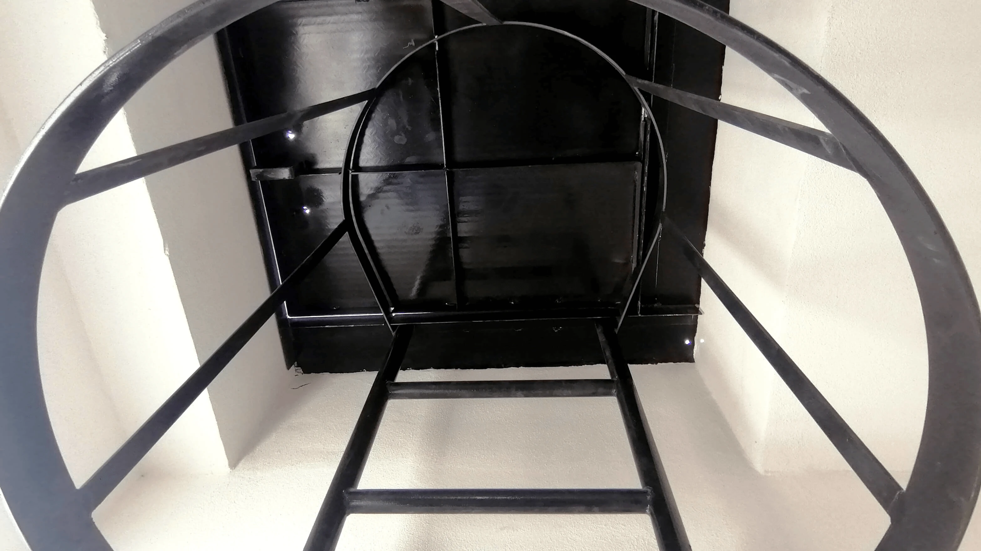 Escalera de herrería - Diseño moderno y resistente