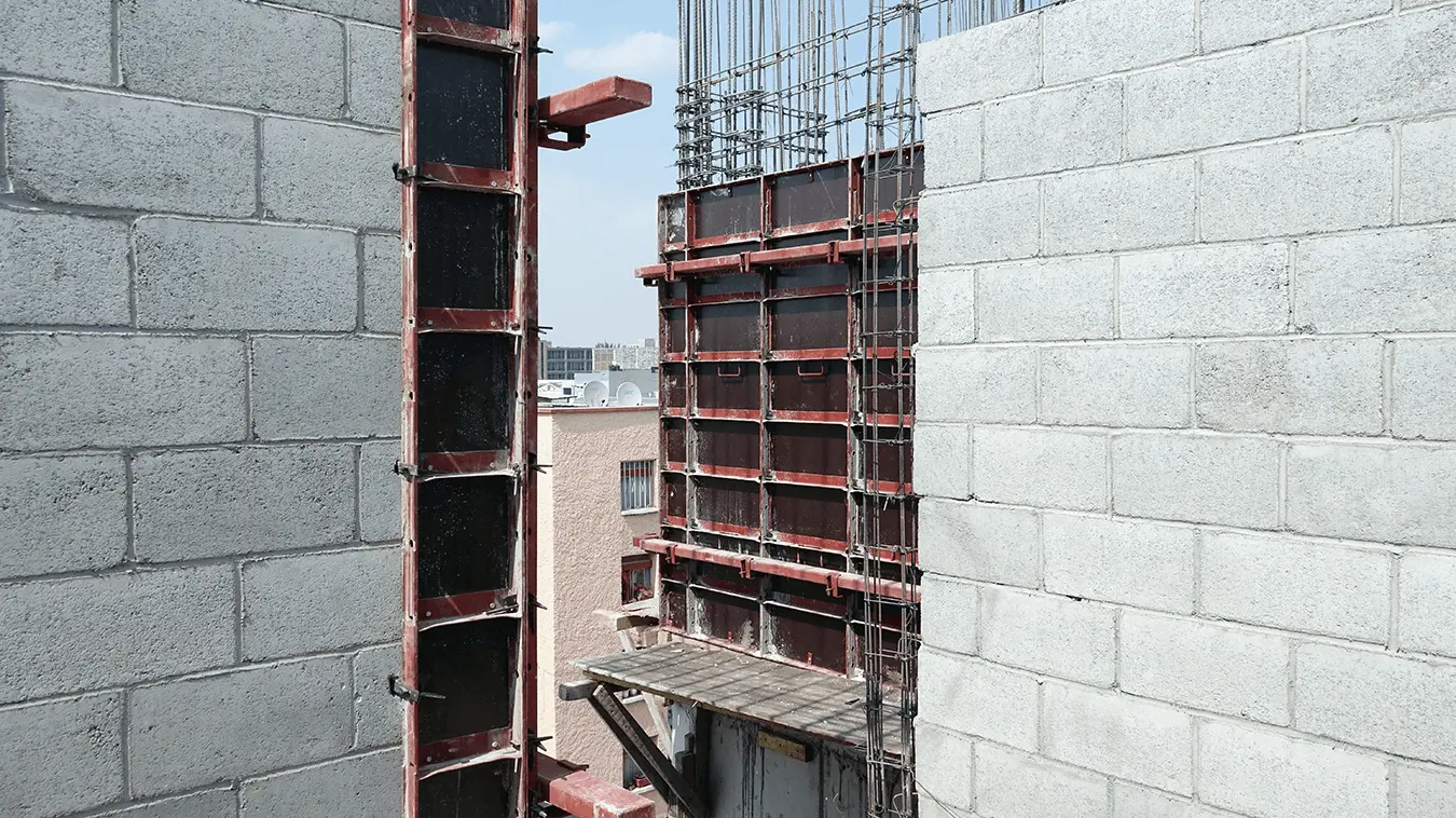 Sistema de cimbra híbrido - Panel modular para muros y losas de concreto