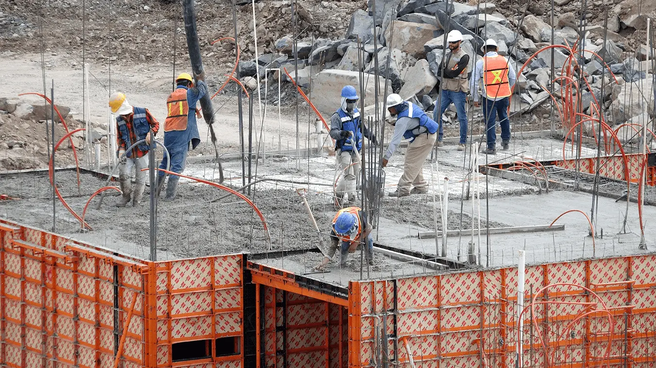 Colado de concreto con sistema monolítico - Proceso de vaciado en obra