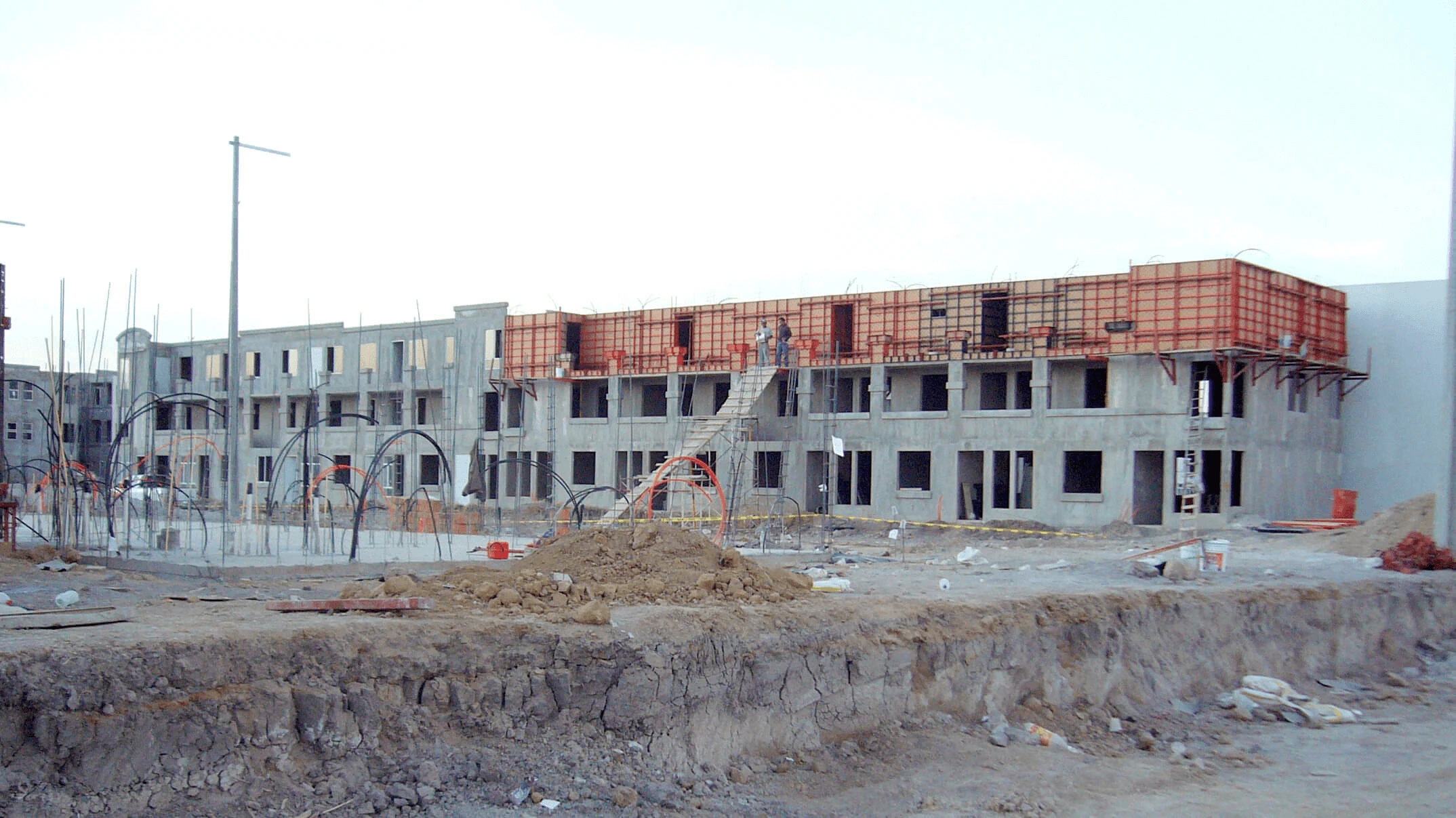 Sistema monolítico vertical - Solución integral para vivienda vertical y edificación