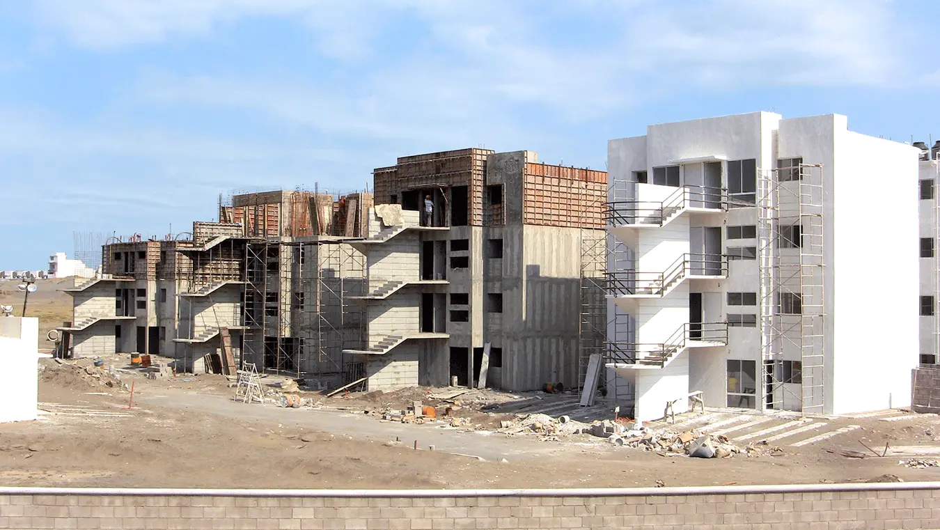 Sistema monolítico vertical en uso - Proceso de colado de muros de concreto